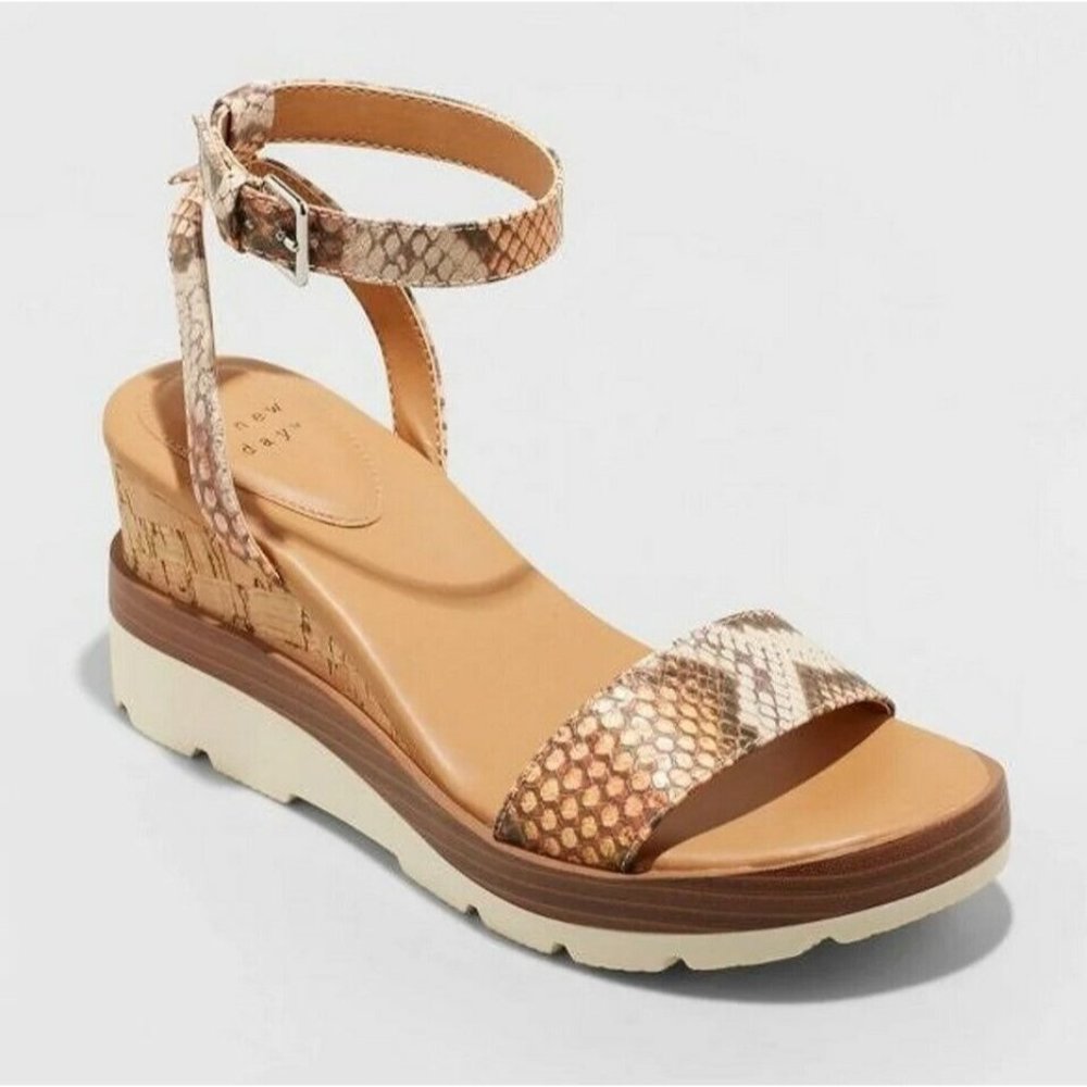 New Day Womens Wedge Sandals Memory Foam Abigail Shoes 5 M or 5.5 M Brown Snake